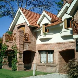 Una Casa Diferente En Carrasco Norte