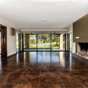 Casa En Alquiler En La Tahona De Tres Dormitorios Con Piscina
