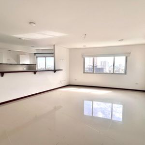 Amplio Departamento En Alquiler En Equipetrol