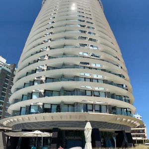 Venta  Apto En Edificio Artower 