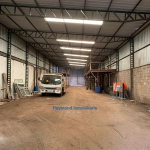 Local De 1500m2 En Bazzano A Metros De Gral Flores