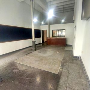 Excelente Local En Uruguay Y Río Branco