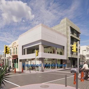 Local De 330m2  En El Mejor Punto De Ciudad Vieja