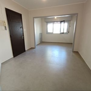 Alquiler Apartamento Planta Baja Parque Batlle 2 Dormitorios 1 Baño Cocina Definida