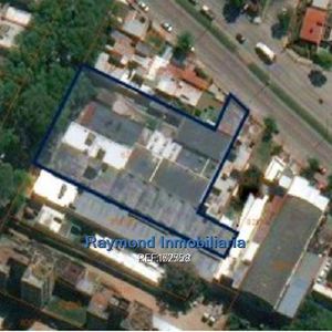 Venta Local Categoría Premium  En Brazo Oriental De 3450m2