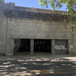Alquiler Local Comercial 950m2 Sobre Av. Garibaldi En Goes