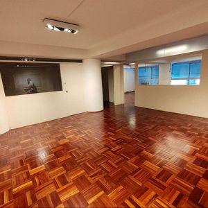 Alquiler Oficina De 120m2 En Edificio Torre Independencia En Ciudad Vieja