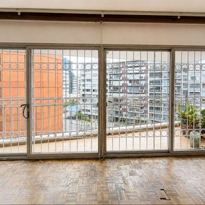 Venta Apartamento 3 Dormitorios Y Servicio, Garaje Pocitos