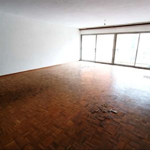 Venta Apartamento 3 Dormitorios Y Servicio, Garaje Pocitos