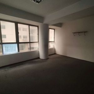 Alquiler Oficina De 120m2 En Edificio Torre Independencia En Ciudad Vieja