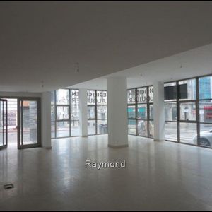 Local Esquina De 140m2 PróX. Plaza Independencia.