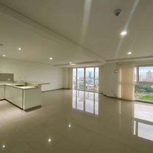 En Alquiler Lindo Departamento De 3 Dormitorios Zona Banzer