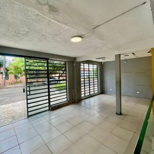 Local Comercial En Alquiler – Av. Piraí