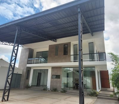 Casa Para Negocio, Sobre Avenida
