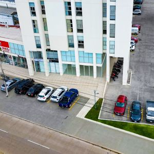 Inmueble # 44 Locales Comerciales Sobre Avenida Torre Atlantis