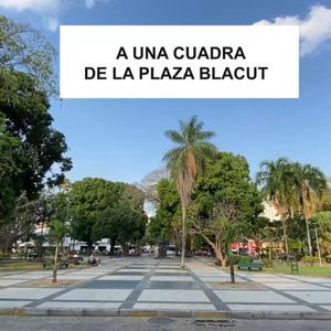 Dos Cuartos, Con Parqueo Cubierto. 74 M2 Entre 1er Y 2do Anillo