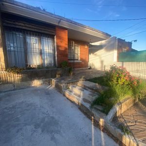 Casa En Venta C/ Cochera En Pérez Castellanos