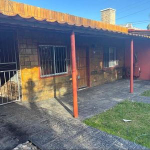 Casa En Venta C/ Cochera En Maroñas