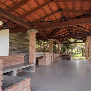 Propiedad En Anticretico Ideal Para Restaurante Campestre En El Urubo