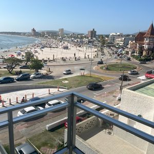 Cómodo Apto En Piriápolis Frente Al Mar 