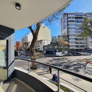 Apartamento De Dos Dormitorios, 2 Baños, Uno En Suite, Balcon, Patio.