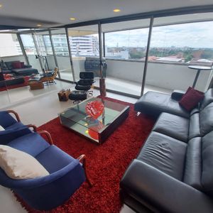 Hermoso Apartamento Semi Amoblado: En Venta O Alquiler