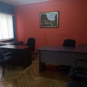 Inmueble De 2 Plantas Para Oficina En Alquiler