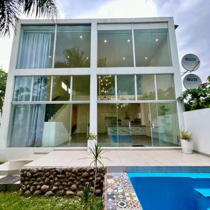 Casa De Lujo En Venta 5 Dormitorios – Urubó