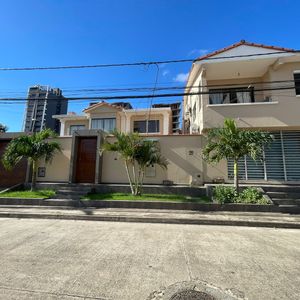 Casa Comercial En Venta En Brigida