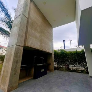 Casa De Lujo En El Urubo