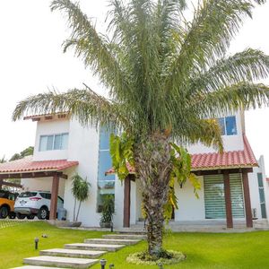 Casa En Alquiler - La Hacienda Del Urubo