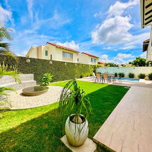 Casa En Venta En El Urubo Con Piscina