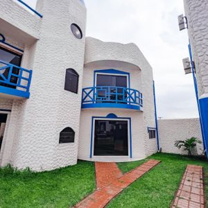 Condominio Mykonos, En Una Ubicacion Estrategica, Con Casas Amplias, Frescas.