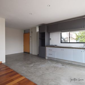 Departamento En Alquiler A Unos Pasos De La 22 De Achumani!