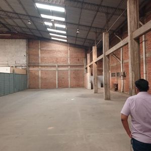 Alquiler De Galpón Con Oficinas En Excelente Ubicación