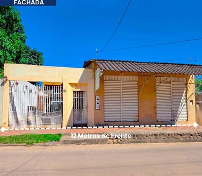 Casa Con Espacio Comercial