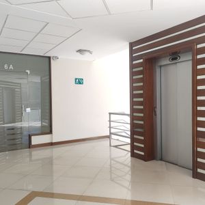 Venta Oficina, Calle 9 Calacoto Edf. Vitruvio II