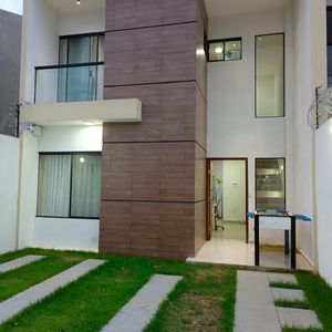 Casa En Venta Con Piscina Y Amoblada 