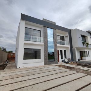 Casa En  Pre-venta, Dentro De Condominio