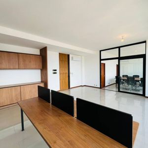 Oficina En Venta – Macororo 13/14