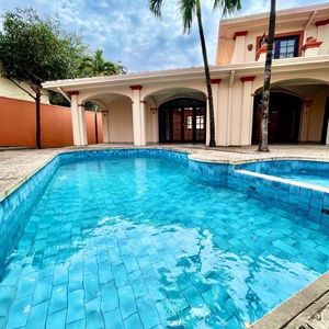Casa Av. Beni Con Piscina 