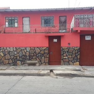 De Ocasion Vendo Casa En Villa Rosario Avenida Piray Entre 3er Y 4to Anillo 