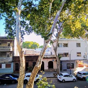 Apartamento En Venta En Goes De Dos Dormitorios Y Terraza. Por Escalera