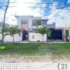 Casa  De 6 Dormitorios, Canal Guapilo