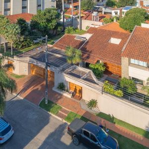 Amplia Casa En Venta/terreno - Av. Alemana Y Av. Los Cusis