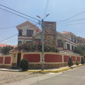Casa Soleada A La Venta En Plena Esquina, Mallasilla Calle 10