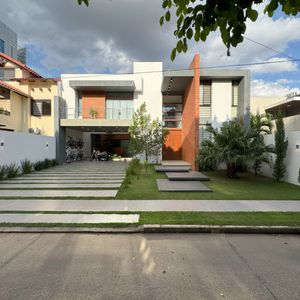 Casa En Venta De 4 Dormitorios En Suite En Cond. Pirai