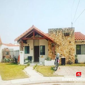 Hermosa Casa En  Condominio  "la Fontana Riviera II"