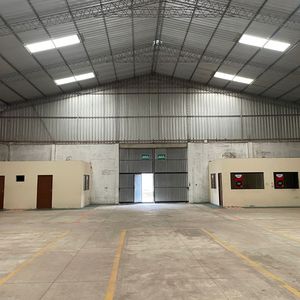 En Alquiler Galpón Cerrado De 750m², Zona Norte En Montero