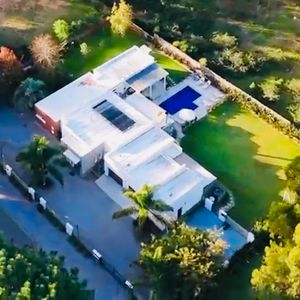  Punta Del Este Uy,  Parque Burnett, Casa Moderna En 2050m2. Propietario Directo